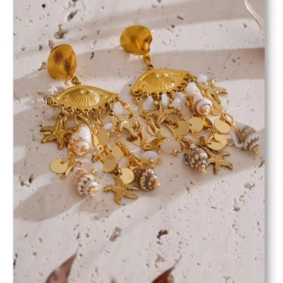 Gold Shell & Pearl Dangle Earrings – Baroque Ocean-Inspired Statement Jewelry - Picture 4 of 11